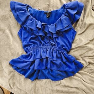 Beautiful H&M blouse for Women, fits size small, US size 4